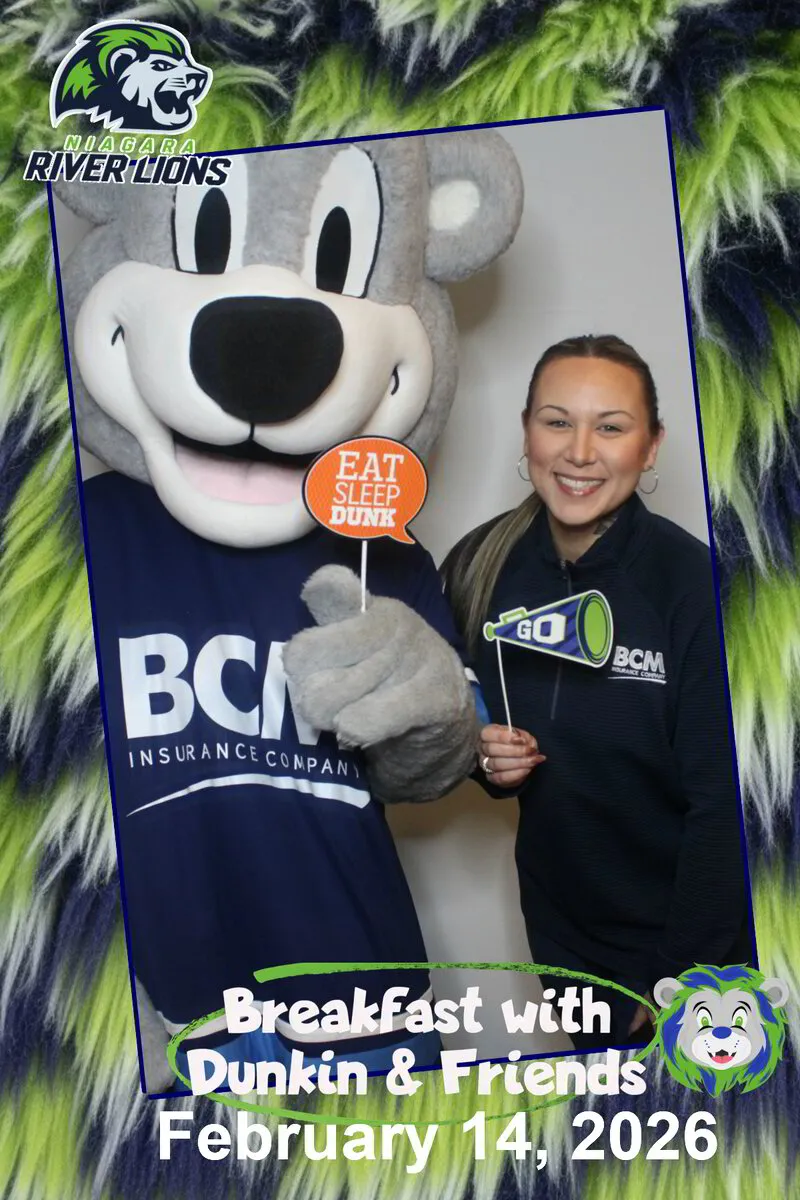 Niagara River Lions Mascot & Fans Photo Booth Snapshot
